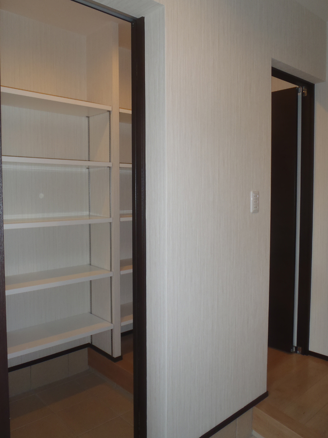 U様邸シューズクローク施工例