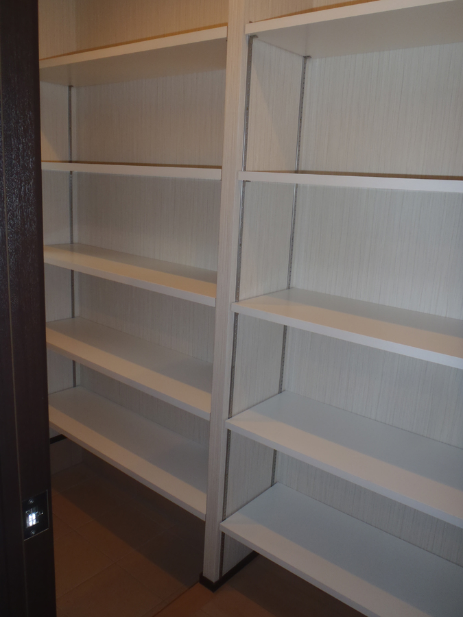 U様邸シューズクローク施工例