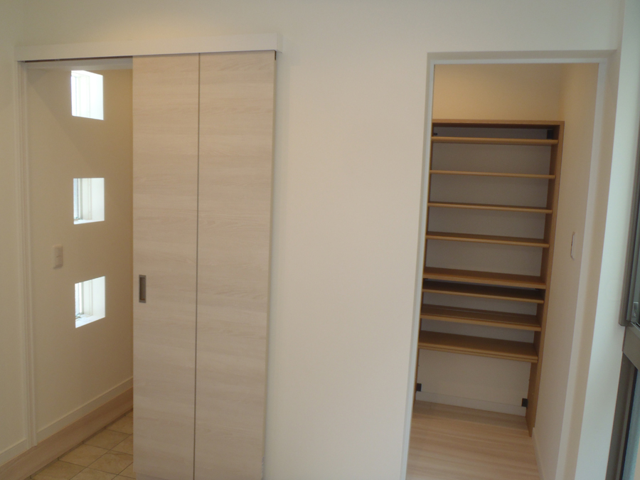O様邸シューズクローク施工例